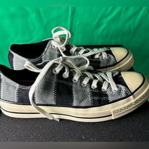 Men’s low Converse Black/grey Sz 8.5 or 10.5 women’s US EUC
